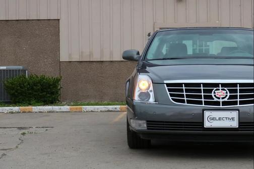 Titanium ChromaFlair 2008 Cadillac DTS Base