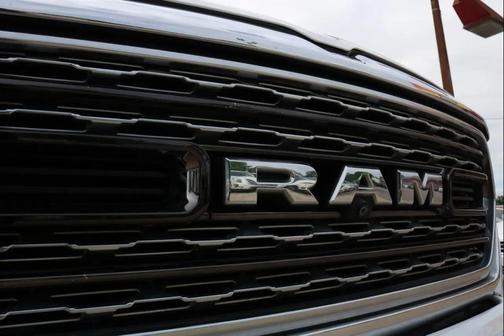 Bright White Clearcoat 2021 RAM 1500 Limited