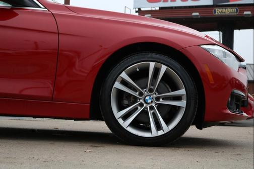 2018 BMW 330 330xi Sedan
