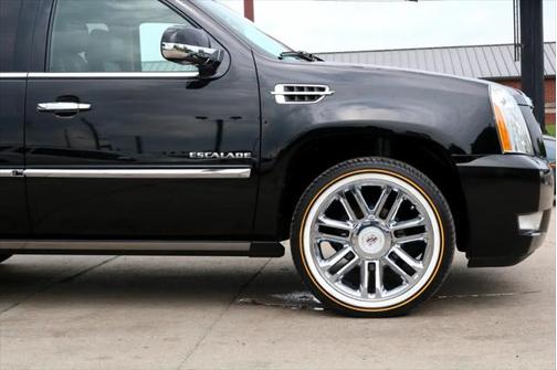 2013 Cadillac Escalade Platinum Edition