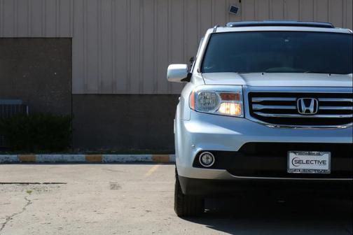 Silver 2014 Honda Pilot Touring