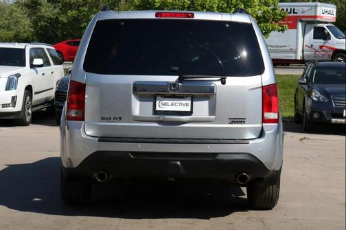 Silver 2014 Honda Pilot Touring