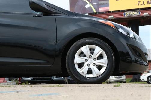 Black 2016 Hyundai ELANTRA SE