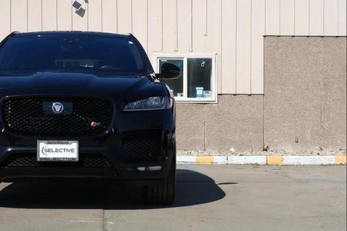 2019 Jaguar F-PACE S
