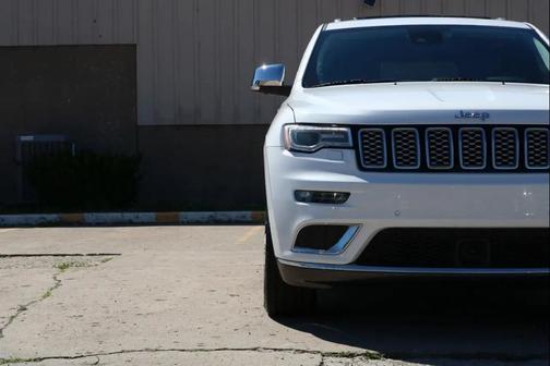 White 2018 Jeep Grand Cherokee Summit