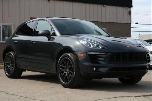 Gray 2018 Porsche Macan Macan