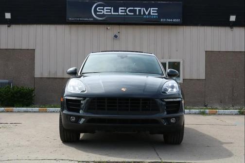 Gray 2018 Porsche Macan Macan