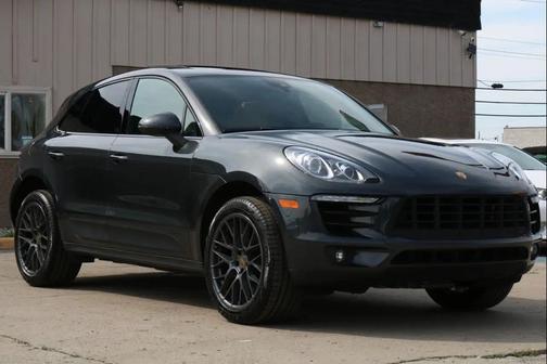 Gray 2018 Porsche Macan Macan
