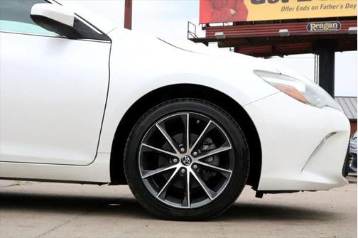 2016 Toyota Camry XLE