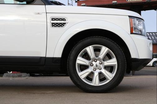 2013 Land Rover LR4 Base