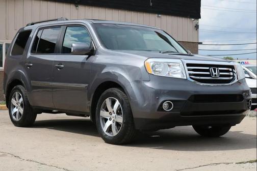 Gray 2014 Honda Pilot Touring
