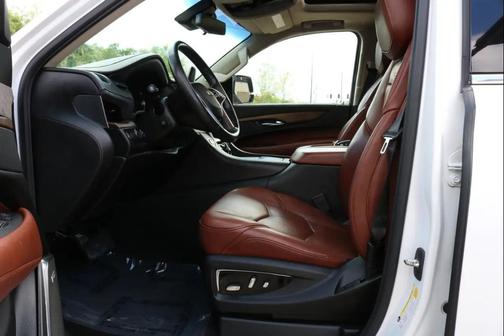 White 2018 Cadillac Escalade ESV Luxury