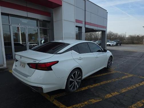 2021 Nissan Altima 2.5 SR