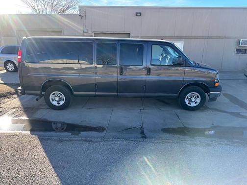 2017 Chevrolet Express 3500 LT