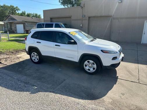 2016 Jeep Cherokee Sport