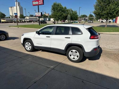 2016 Jeep Cherokee Sport