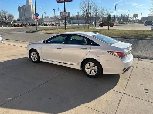 2014 Hyundai SONATA Hybrid Limited