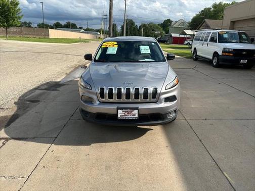 2016 Jeep Cherokee Sport