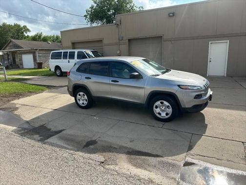 2016 Jeep Cherokee Sport