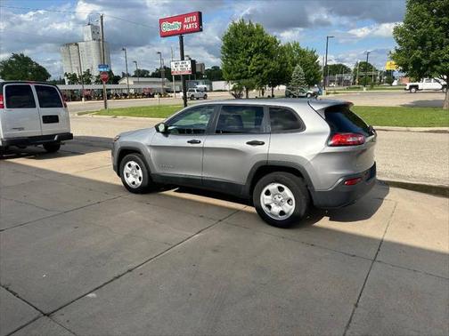 2016 Jeep Cherokee Sport
