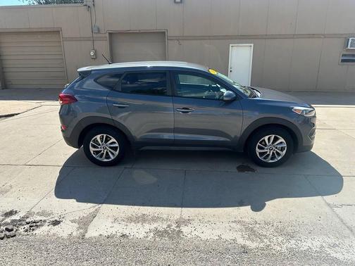 Coliseum Gray 2018 Hyundai TUCSON SE