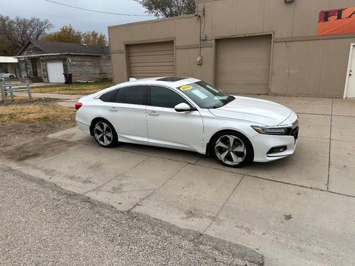 2020 Honda Accord Touring 2.0T
