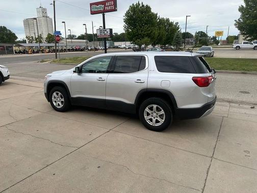 Quicksilver Metallic 2019 GMC Acadia SLE-1