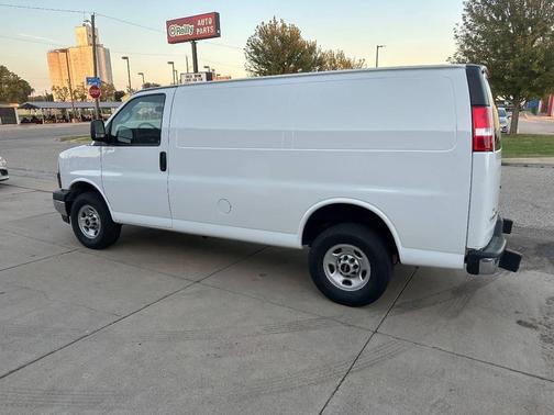 2023 GMC Savana 2500 Work Van
