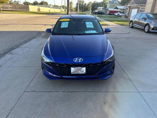 2021 Hyundai ELANTRA SE