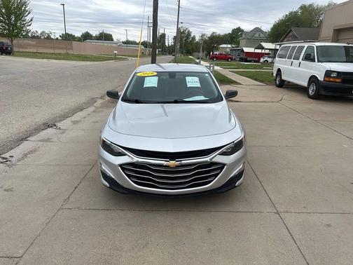 Silver Ice Metallic 2019 Chevrolet Malibu 1LS