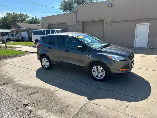 2016 Ford Escape S