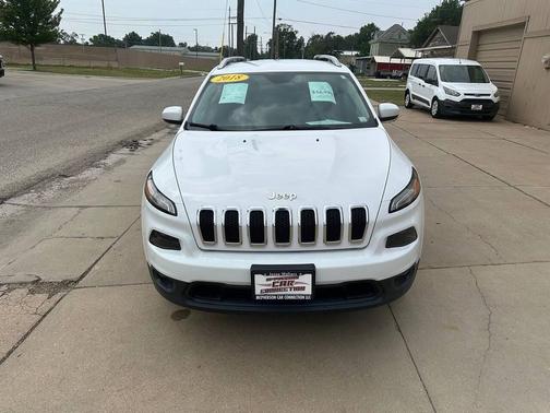 Bright White Clearcoat 2018 Jeep Cherokee Latitude