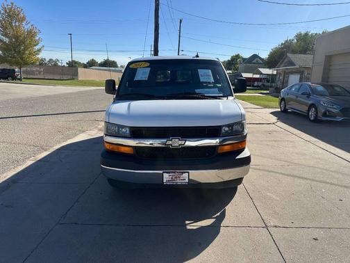2017 Chevrolet Express 3500 LT