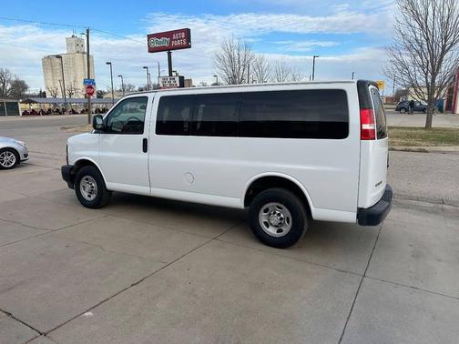 2017 Chevrolet Express 2500 LS