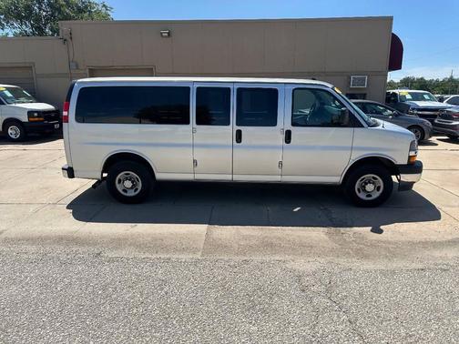 2017 Chevrolet Express 3500 LT