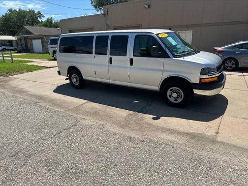 2017 Chevrolet Express 3500 LT