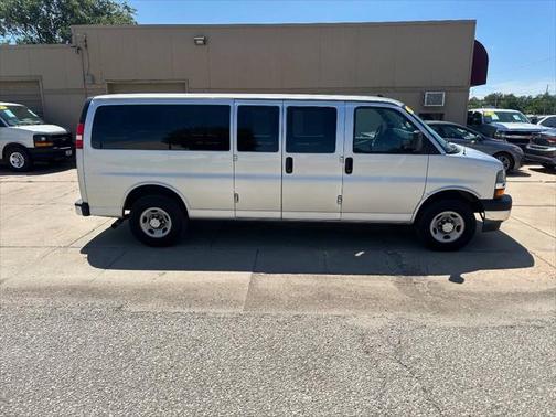 2017 Chevrolet Express 3500 LT