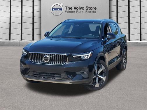 2023 Volvo XC40 B5 AWD Plus Bright
