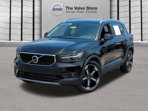 2022 Volvo XC40 T4 FWD Momentum