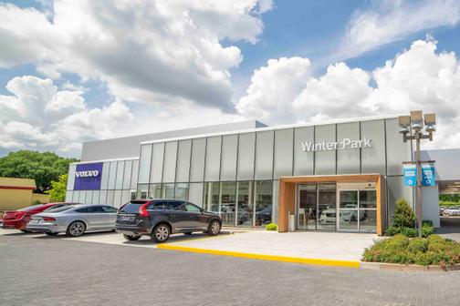 2023 Volvo XC90 Recharge Plug-In Hybrid Ultimate Dark 7-Seater