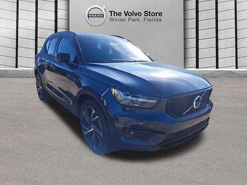2022 Volvo XC40 R-Design