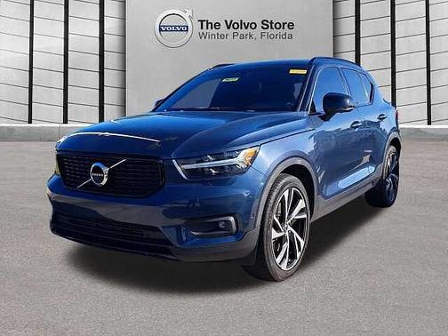 2022 Volvo XC40 R-Design