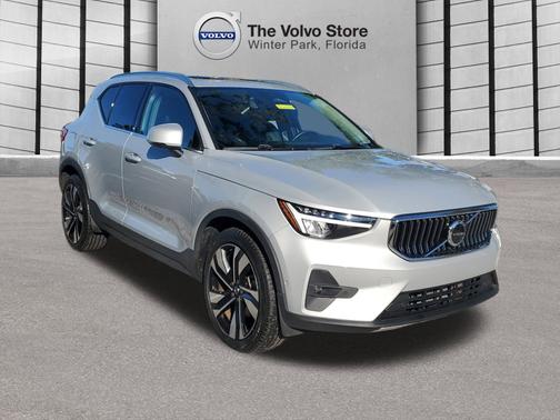 2023 Volvo XC40 B4 FWD Plus Bright