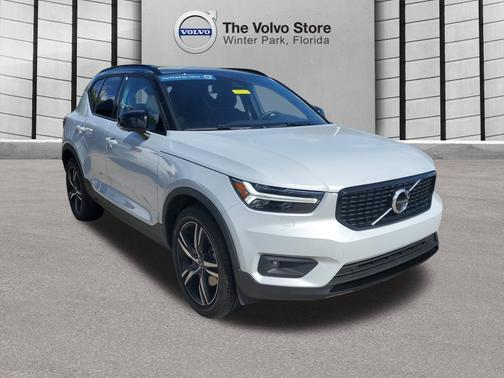 2022 Volvo XC40 T5 AWD R-Design