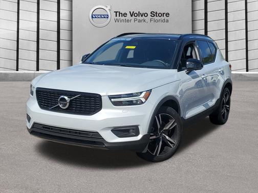 2022 Volvo XC40 T5 AWD R-Design