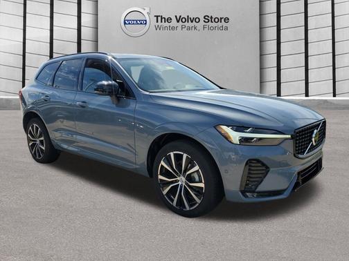 2023 Volvo XC60 B5 FWD Plus Dark