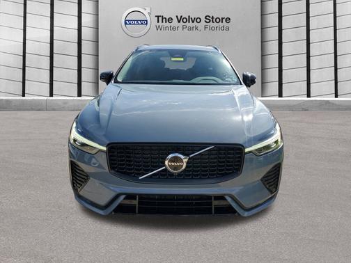 2023 Volvo XC60 B5 FWD Plus Dark