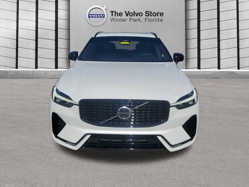 2022 Volvo XC60 Recharge Plug-In Hybrid eAWD R-Design