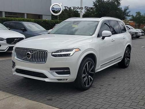 Crystal White 2024 Volvo XC90 Plus