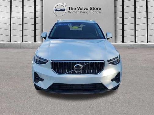 2025 Volvo XC40 Plus